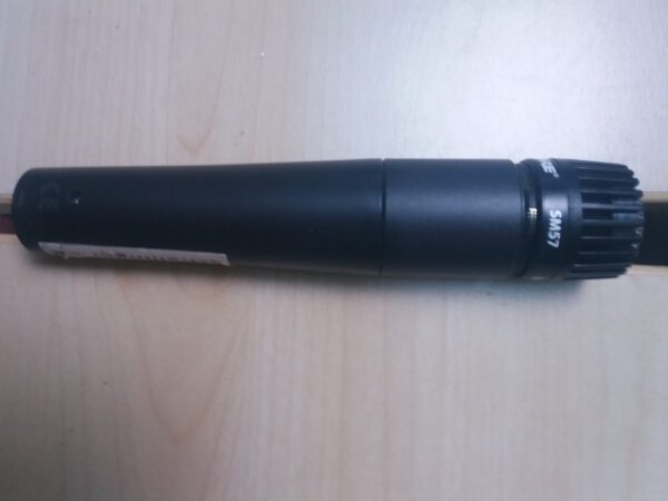 SHURE SM57