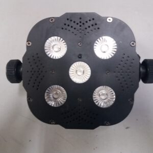 Kleiner LED-Scheinwerfer mit 5 x 8 Watt
