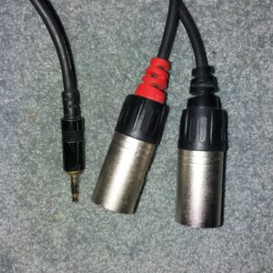 1 x 3,5 mm Klinkenstecker auf 2 x XLR Stecker