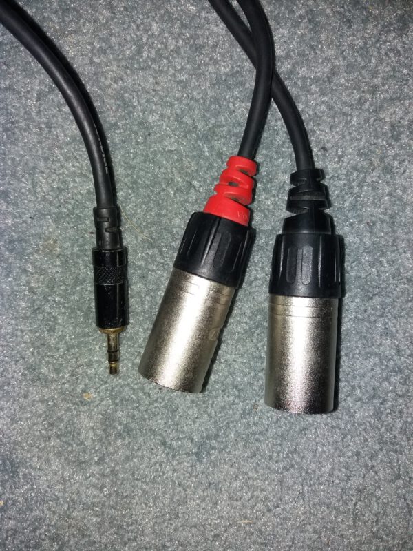 1 x 3,5 mm Klinkenstecker auf 2 x XLR Stecker